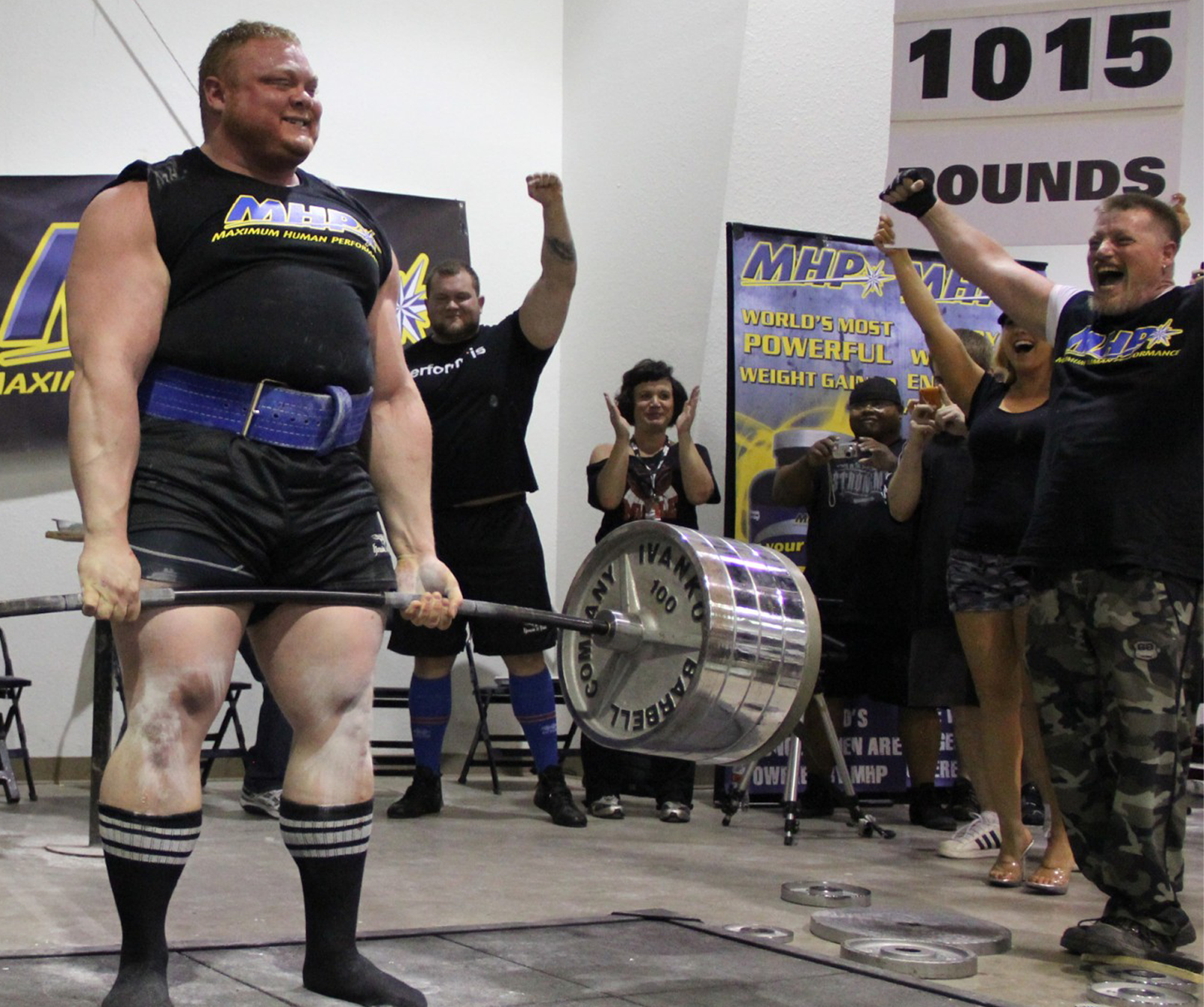 Benedikt Magnússon competing in a deadlift competition